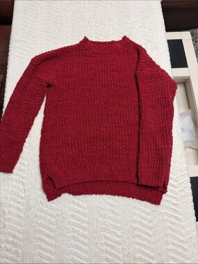 Super Soft & Warm, Poly / Cotton Blend Nubby Burgundy Crew Neck Sweater, M